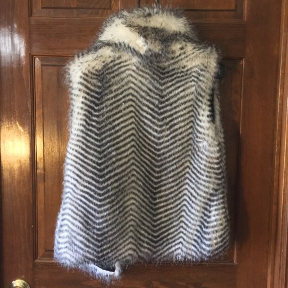 Jack by BB Dakota faux fur vest - Picture 3 of 4